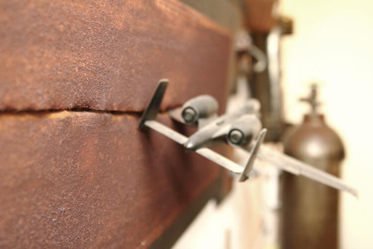 thunderbolt-rost-detail